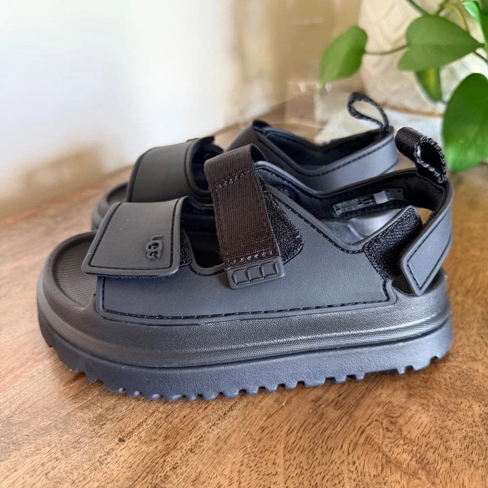 UGG GoldenGlow Sandal Kids 11 Black Sporty Water-Friendly Lug Sole Strappy Shoe